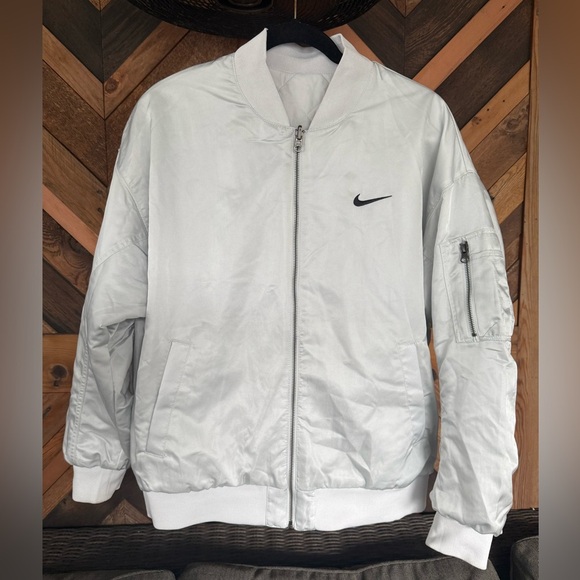 Nike Sportswear Women's Reversible Varsity Bomber Jacket size Large - Picture 13 of 16